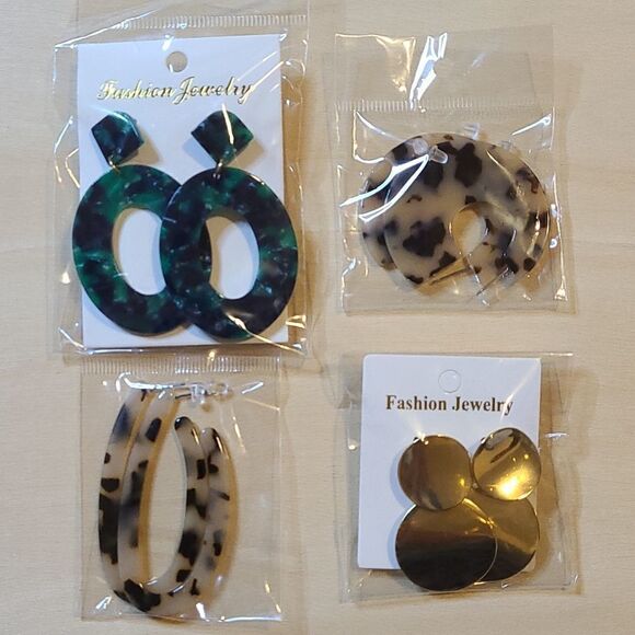 Fashion Jewelry Jewelry - Fashion Jewelry 4 pairs of acrylic, gold plated earrings.